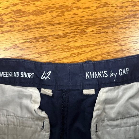 *GAP* Dk. Blue Weekend Khaki Shorts Size 2 - Picture 4 of 5